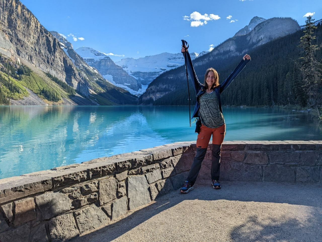<span style="font-weight: bold;">DAY AT LAKE LOUISE<br></span>